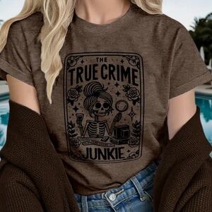 NEW True Crime Junkie taro card t-shirt brown crewneck size medium